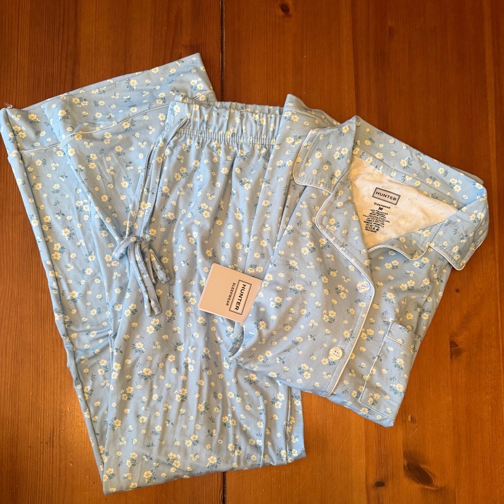 HUNTER SLEEPWEAR SET, NEW. SZ M